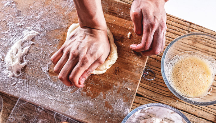 为什么面包放久了会发硬 面包放久了发硬是什么原因