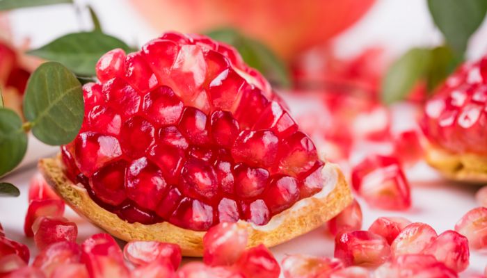 石榴和牛奶能一起榨汁吗 石榴和牛奶可以一起食用吗 石榴和牛奶能一起榨汁吗 石榴和牛奶可以一起食用吗