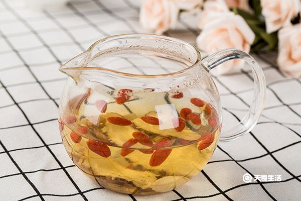 枸杞玫瑰花茶的功效与作用 枸杞玫瑰花茶有什么功效