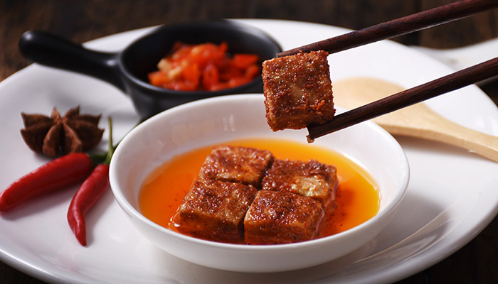 吃豆腐乳对身体的利弊 吃豆腐乳对身体有什么用 吃豆腐乳对身体的利弊 吃豆腐乳对身体有什么用