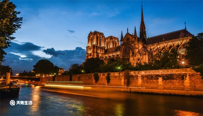 法国国旗是什么颜色组成的 法国国旗有哪些颜色