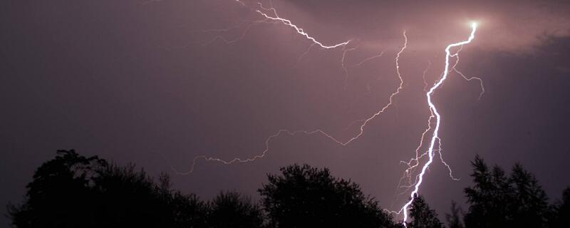 惊雷这通天修为天塌地陷紫金锤下一句 惊雷这通天修为天塌地陷紫金锤下一句是什么