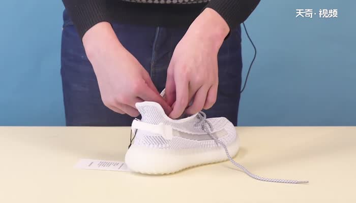 怎么绑鞋带好看 系鞋带的漂亮方法