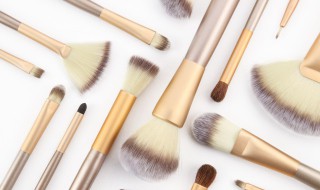 化妆刷简单的使用方法