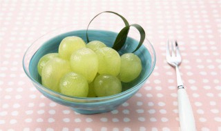 剥葡萄的方法（葡萄的正确剥法）