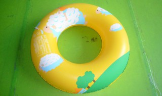 游泳圈补洞的方法 游泳圈补洞的方法视频