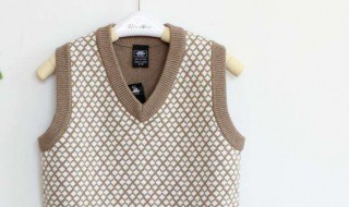 叠毛背心的方法（毛背心怎么叠）