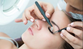 剪长睫毛的方法（睫毛长怎么剪）