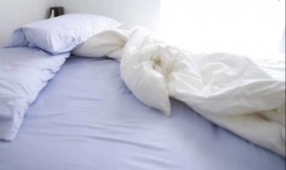 清洗干血渍的方法（清洗干血渍的方法是）