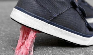 鞋底粘了口香糖怎么办（鞋底粘了口香糖怎么办小妙招）