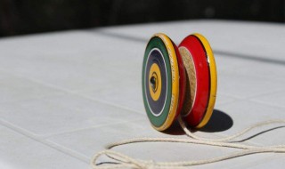 溜溜球怎么玩（溜溜球怎么玩 入门）