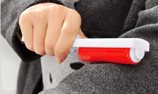 黑衣服粘毛怎么解决 黑衣服粘毛怎么解决掉