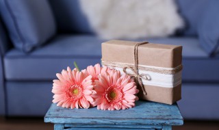 送朋友什么礼物好 结婚纪念送朋友什么礼物好