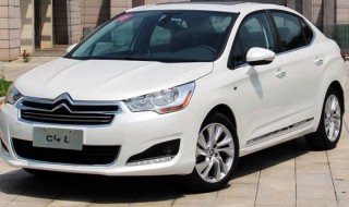 梦见自己开车 梦见自己开车翻车但是人没事