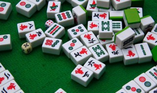 梦见打麻将（梦见打麻将输了啥意思）