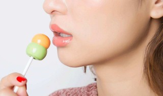 小时候吃的棒棒糖为什么有个小孔（小时候吃的棒棒糖为什么有个小孔洞）