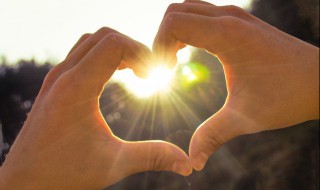 拍天空发的朋友圈句子推荐（拍天空怎么发朋友圈配唯美的句子）