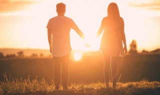 男人要是爱这个女人的表现（男人有哪些表现才是爱女人）