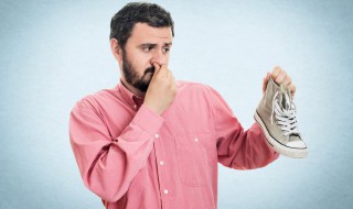 脚出汗酸臭味怎么办 脚经常出汗有酸臭味怎么办?