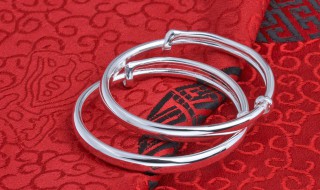 如何清洗银手镯（如何清洗银手镯?）