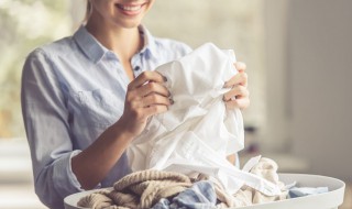 如何清洗衬衫 如何清洗衬衫衣领黄斑