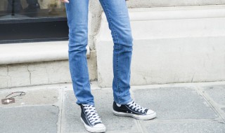 板鞋如何清洗（板鞋如何清洗不发黄）