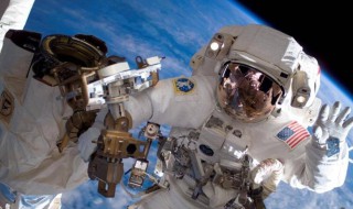 航天员怎么上厕所