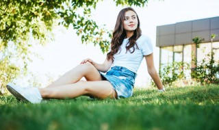 如何正确铺草坪 怎样铺草坪