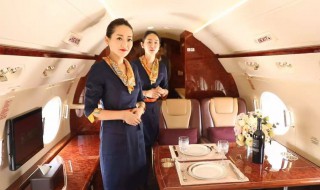 空姐脖子上丝巾的作用（空姐的丝巾是怎么系的）