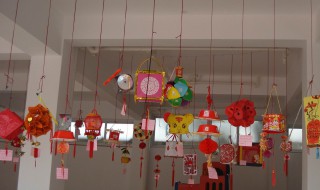 饮料瓶子手工灯笼制作方法（饮料瓶子手工灯笼制作方法图片）