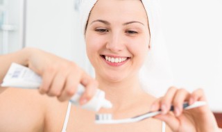 没牙刷怎么刷牙（没牙刷怎么刷牙变白）