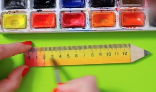 为什么尺子可以吸碎纸片（为什么尺子可以吸碎纸片的血）