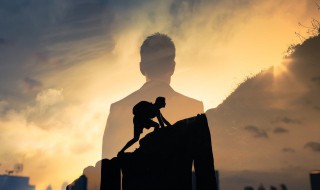 爬金字塔为什么会死（爬金字塔为什么会死的原因）