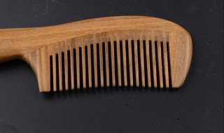 木梳如何清洗 木梳怎样清洗干净