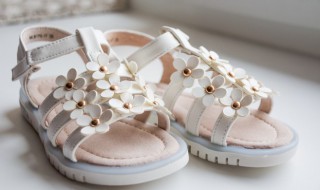 如何清洗凉鞋 怎么清洗凉鞋