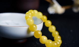 如何清洗琥珀（如何清洗琥珀手镯）