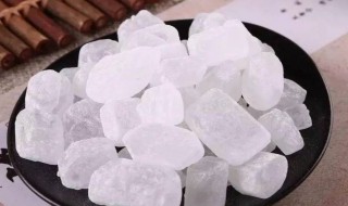 冰糖一天吃多少合适（冰糖一天吃多少合适冰糖银耳莲子适合长期吃吗）