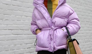 洗完羽绒服里面全是块怎么办（羽绒服洗完后里面一坨怎么办）