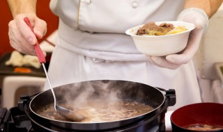 鸭汤怎么做不腥（鸭汤怎么做不腥?做鸭汤去腥方法）