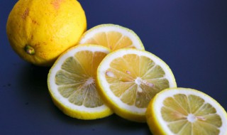 柠檬泡鸡爪吃多了好吗 吃柠檬泡鸡爪会胖吗
