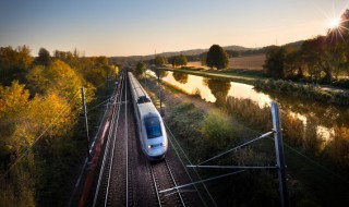 为什么高铁晚上不运行（为什么高铁晚上不运行有鬼吗有）