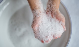 如何让发黄的硅胶手机壳变白 如何让发黄的硅胶手机壳变白色