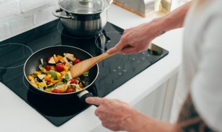 菜糊了还能吃吗（菜糊了还能吃吗有黑色的皮）