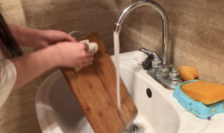 如何清洗案板 如何清洗案板残留的色素