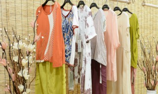 真丝面料的洗涤与保养（真丝面料的洗涤与保养视频）