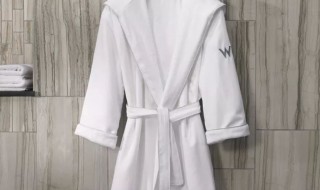 浴袍直接穿还是擦干水再穿 穿浴袍需要擦干穿吗