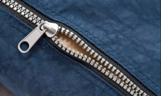 拉链干涩怎么解决（拉链干涩怎么解决的）
