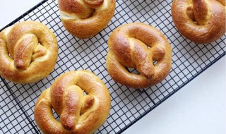 碱水面包和普通面包的区别 碱水面包与普通面包的区别