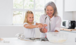 水盆塞子摁死了怎么办 水盆堵怎么拿出来