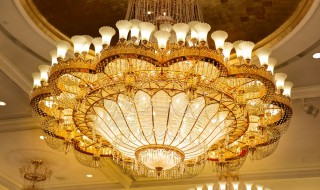 水晶灯如何清洗（水晶灯怎么清洗?）